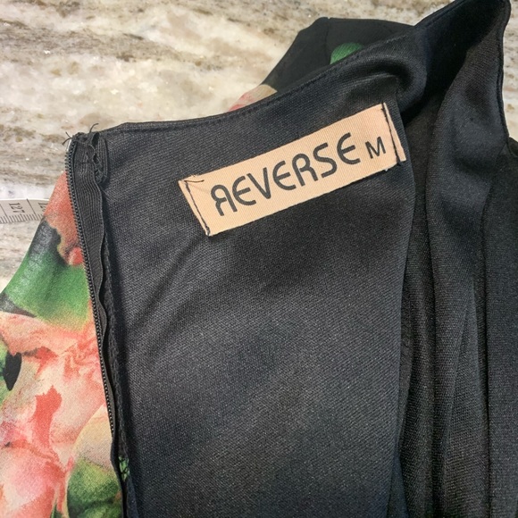 Long Sleeve Floral Romper. - Picture 6 of 8